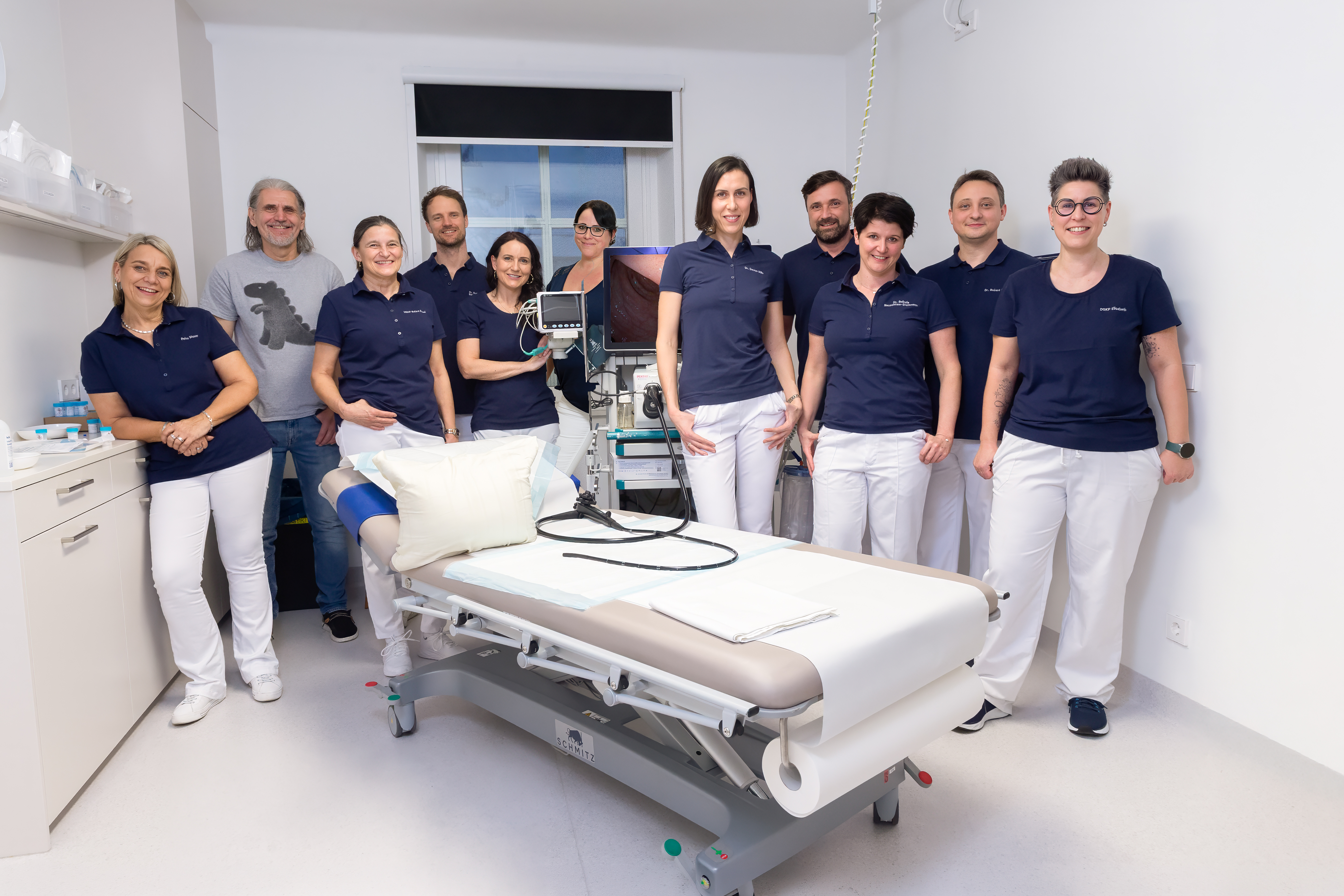 Von links: Petra Moser, Dr. Klaus Pamsl, DGKP Sabine Pamsl, Dr. Andreas Neuschitzer, DGKP Marion Schönegger-Hanger, Birgit Granig, Dr. Denise Milo, Dr. Andreas Schuschnig, Dr. Belinda Neuschitzer- Stattmann, Dr. Robert Milo, DGKP Elisabeth Hasslacher.